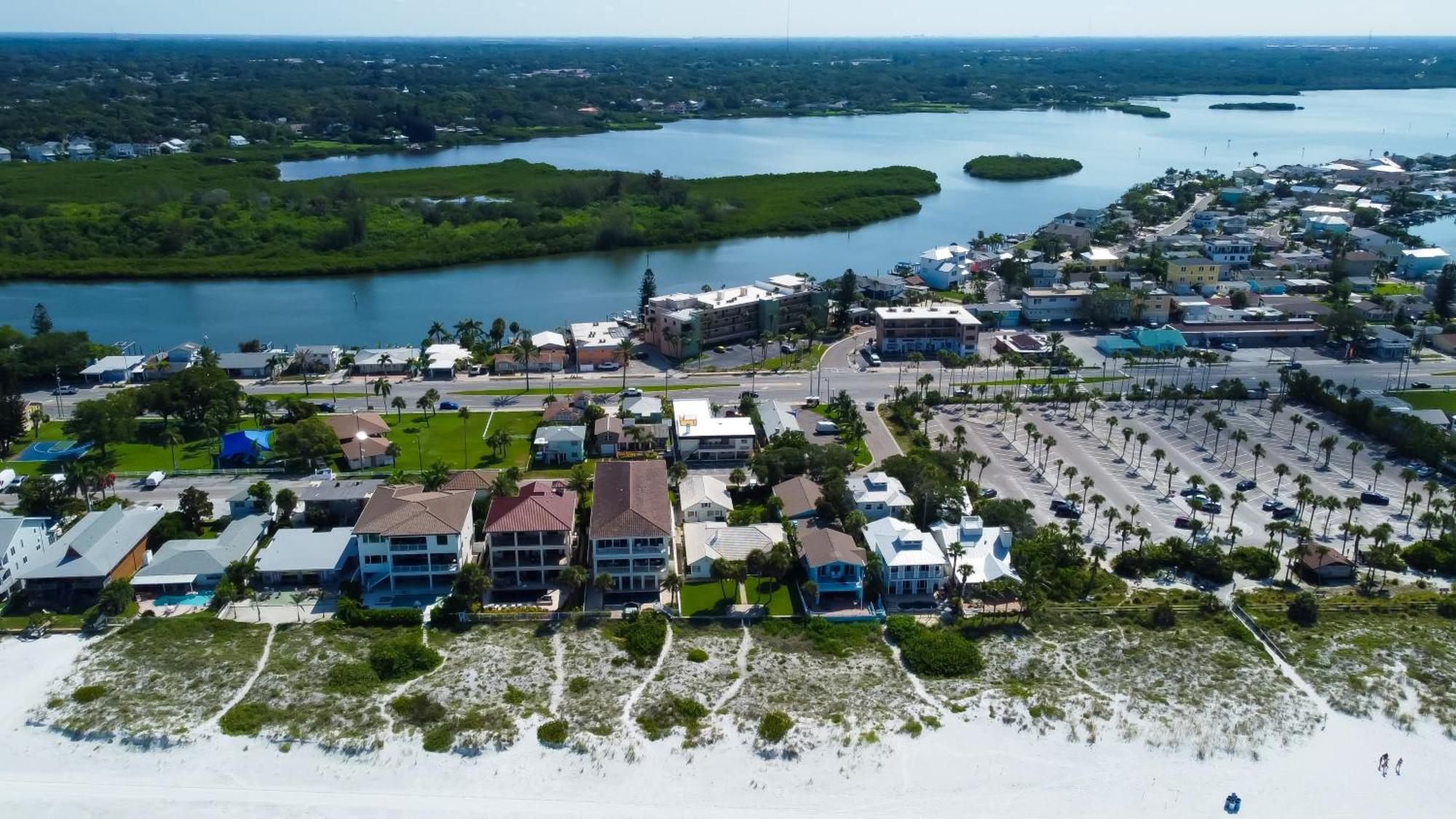 Carousel Suites -Redington Shores Esterno foto