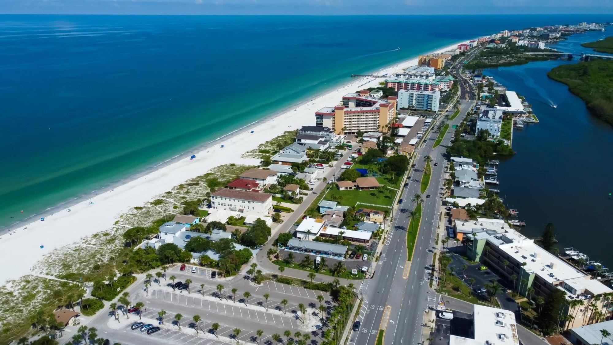 Carousel Suites -Redington Shores Esterno foto