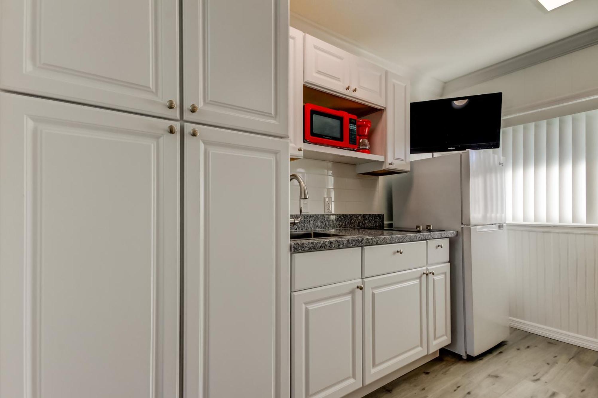 Carousel Suites -Redington Shores Esterno foto