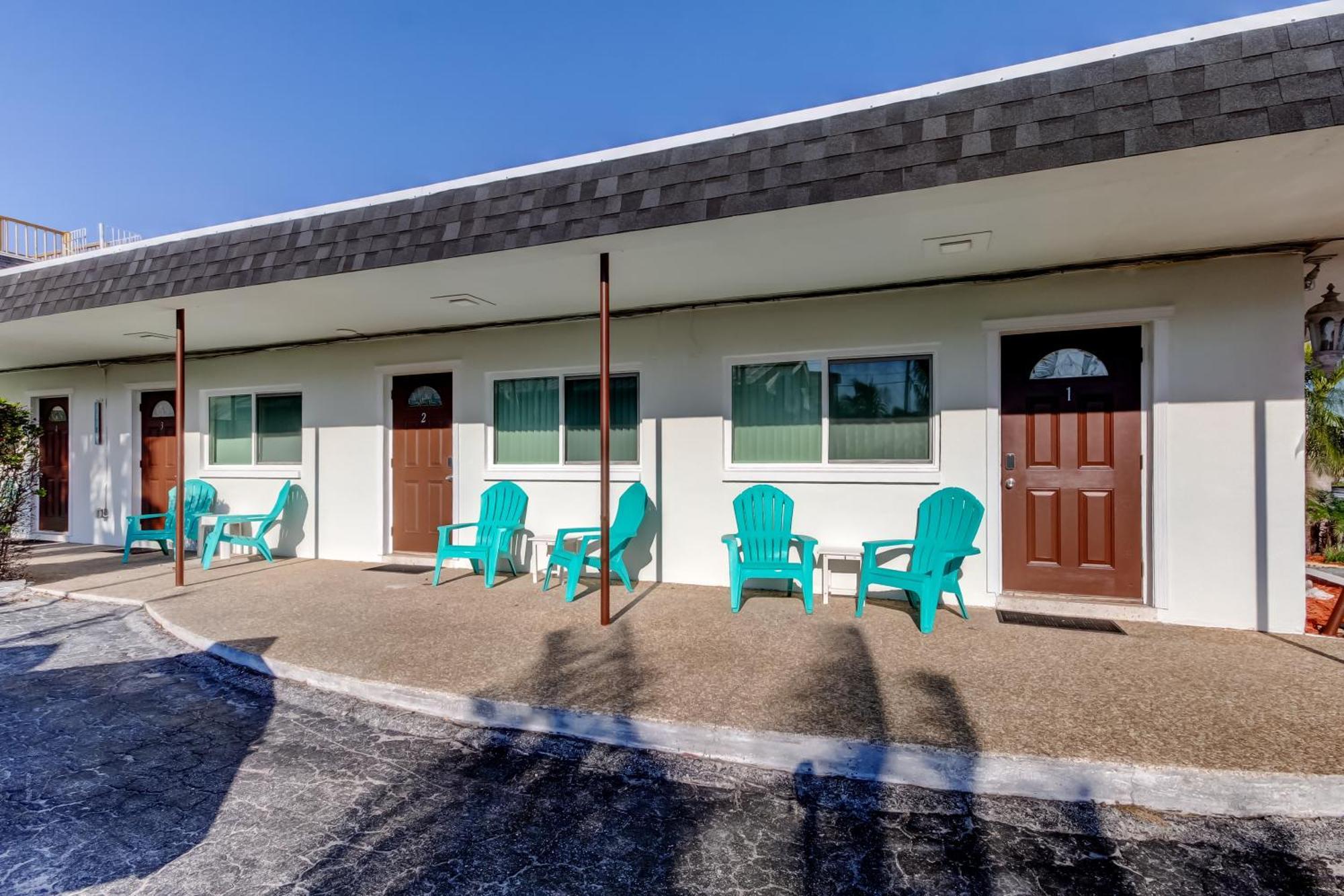 Carousel Suites -Redington Shores Esterno foto