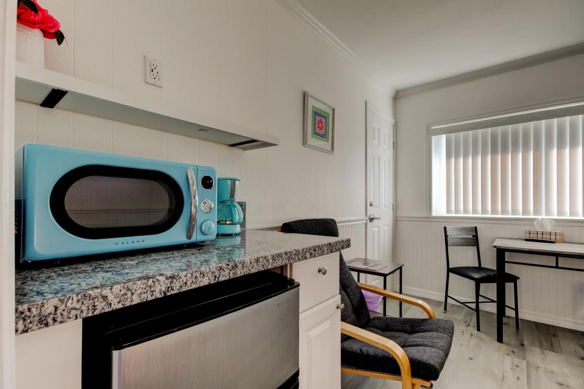Carousel Suites -Redington Shores Esterno foto