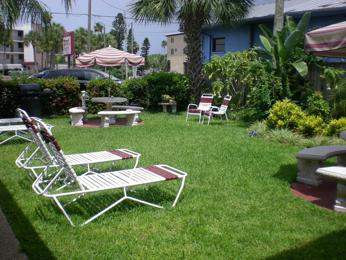 Carousel Suites -Redington Shores Esterno foto
